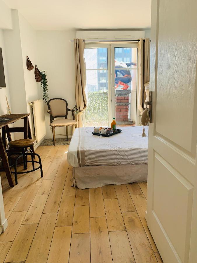 Bed And Breakfast Luxe La Defense U-Arena Курбевуа Экстерьер фото